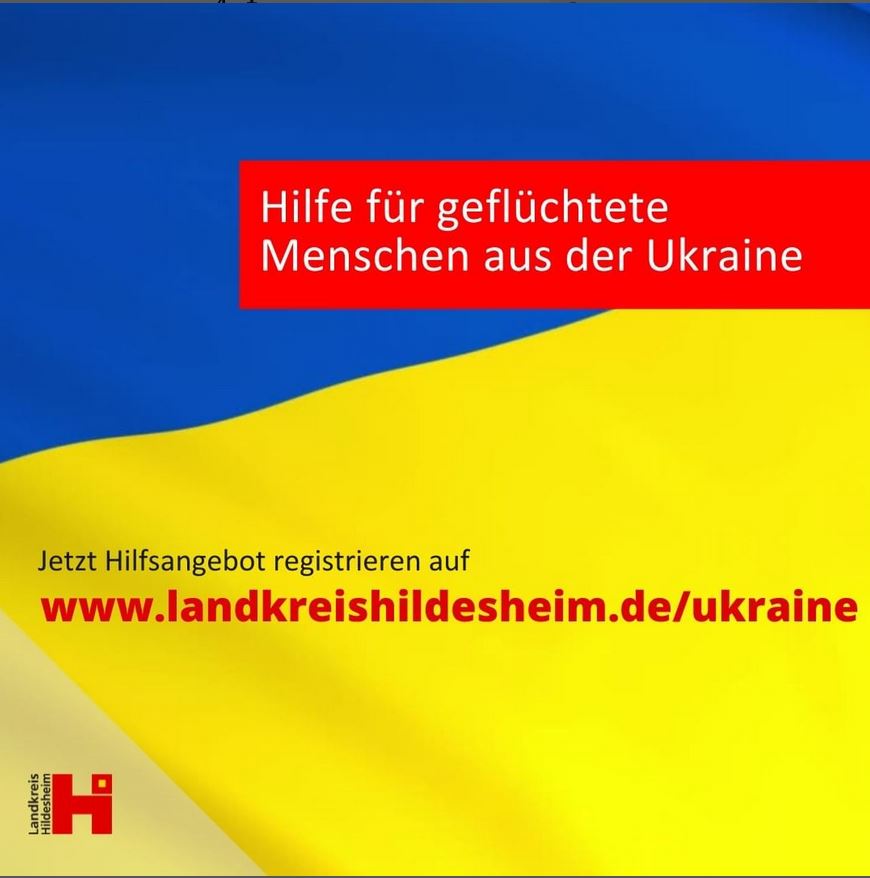 Flagge der Ukraine mit dem Text: Hilfe für geflüchtete Menschen aus der Ukraine